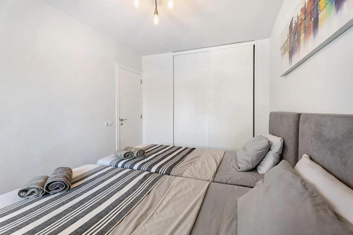 Apartamento De Lujo En Torre Del Sol, Playa De Las Americas Арона Экстерьер фото
